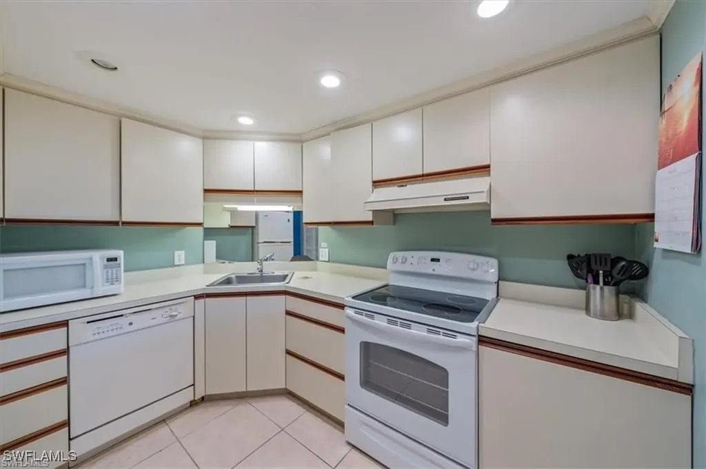 3 Bluebill Avenue Naples FL 34108