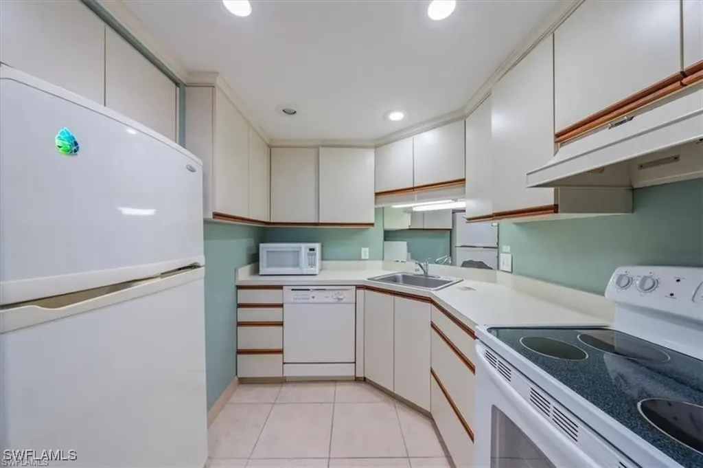 3 Bluebill Avenue Naples FL 34108