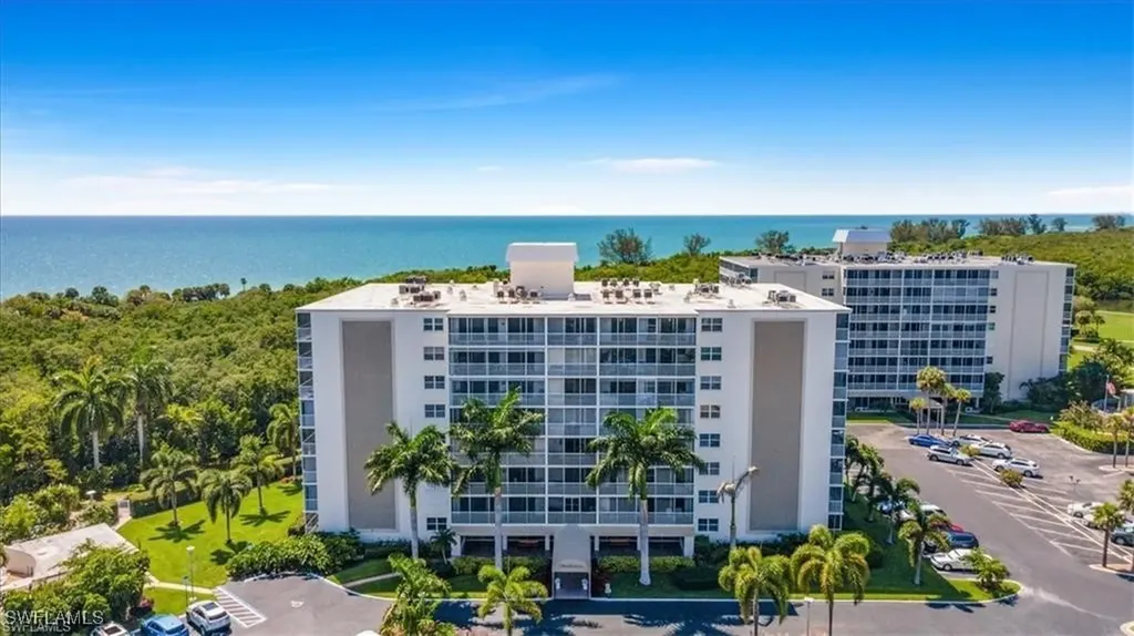 3 Bluebill Avenue Naples FL 34108