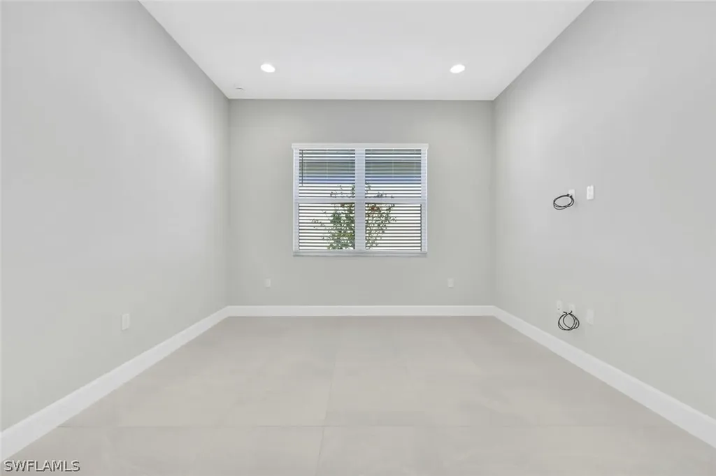 2581 Kingfisher Drive Naples FL 34112