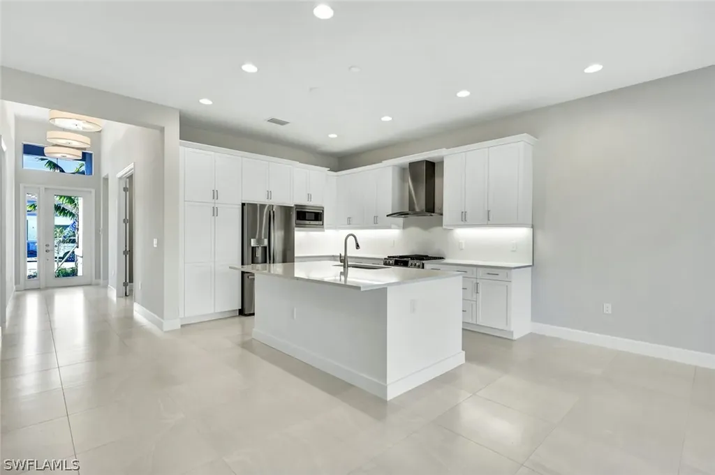 2581 Kingfisher Drive Naples FL 34112