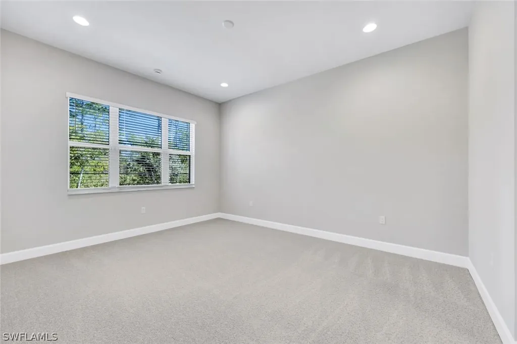 2581 Kingfisher Drive Naples FL 34112