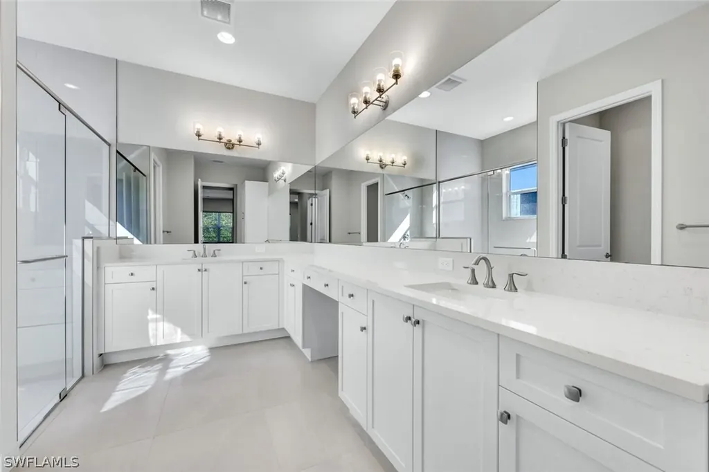 2581 Kingfisher Drive Naples FL 34112