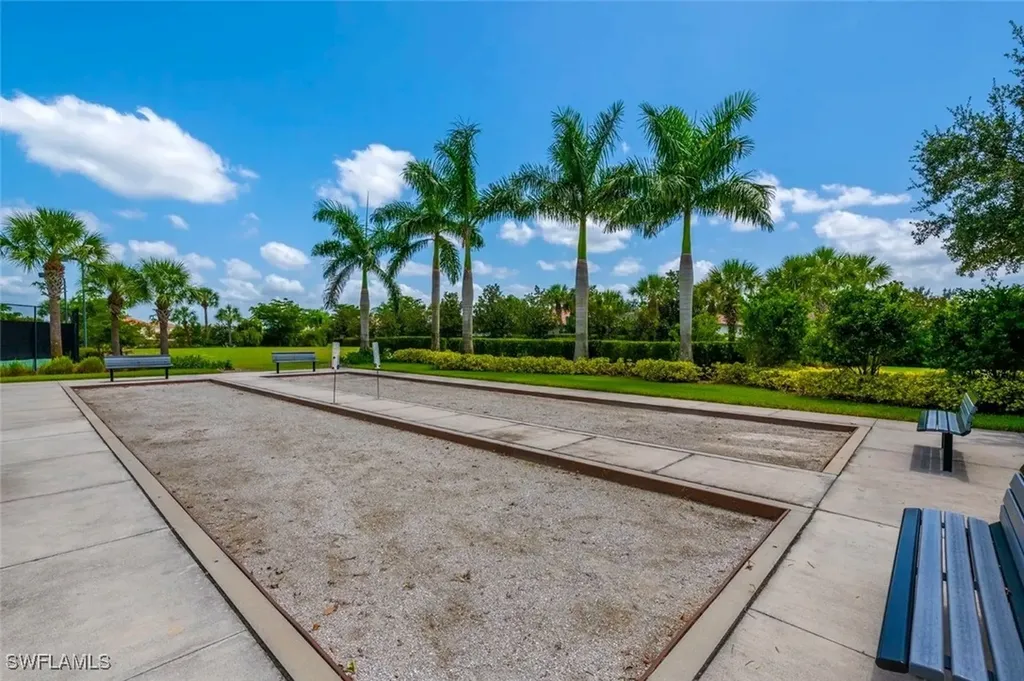 2133 Fairmont Lane Naples FL 34120