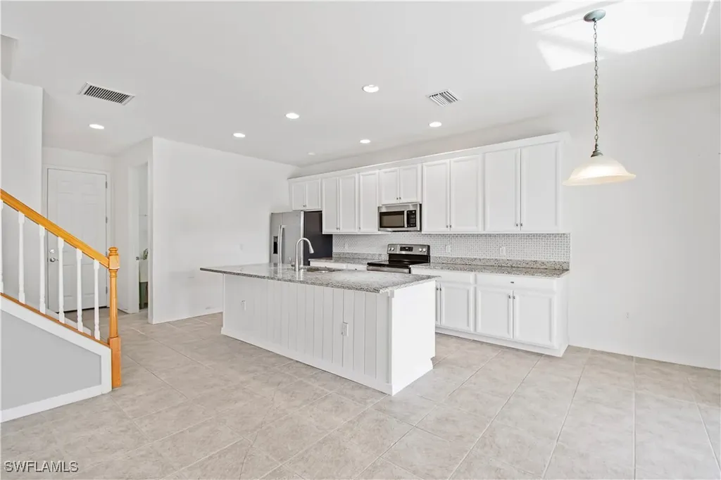 2133 Fairmont Lane Naples FL 34120