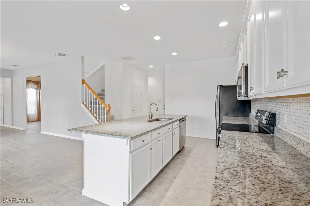 2133 Fairmont Lane Naples FL 34120