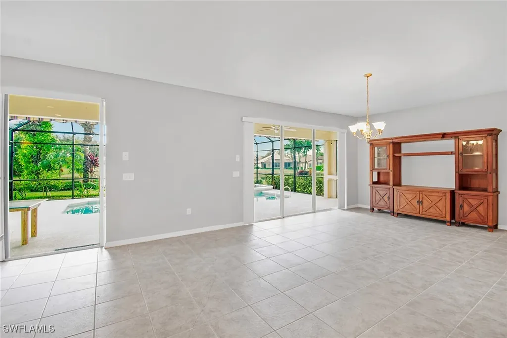2133 Fairmont Lane Naples FL 34120