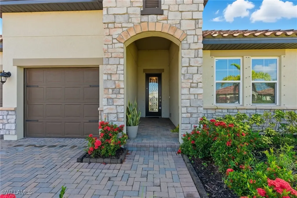 2055 Grove Drive Naples FL 34120