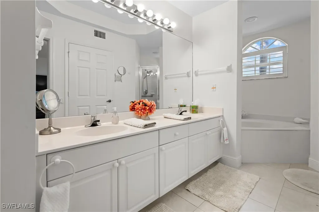 800 L Ambiance Circle Naples FL 34108