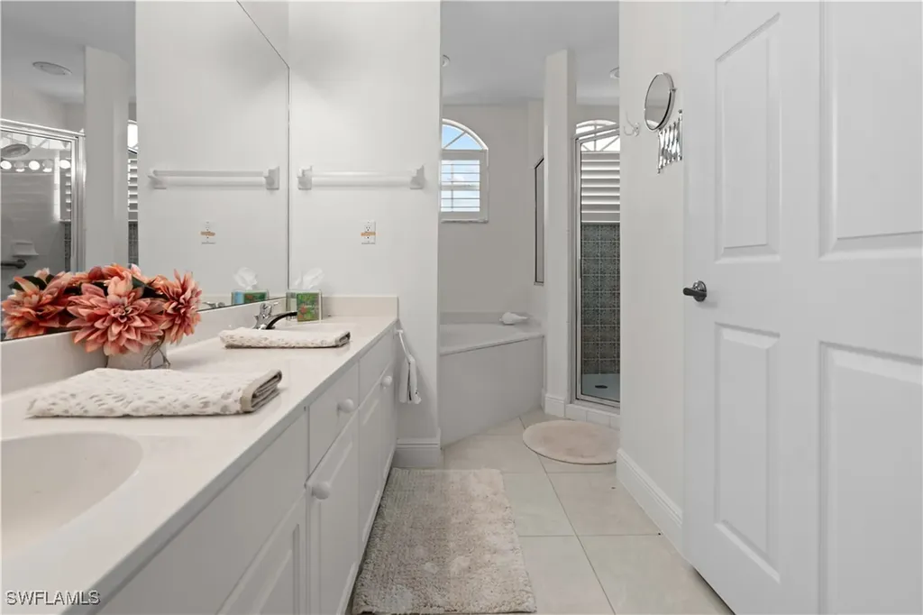 800 L Ambiance Circle Naples FL 34108