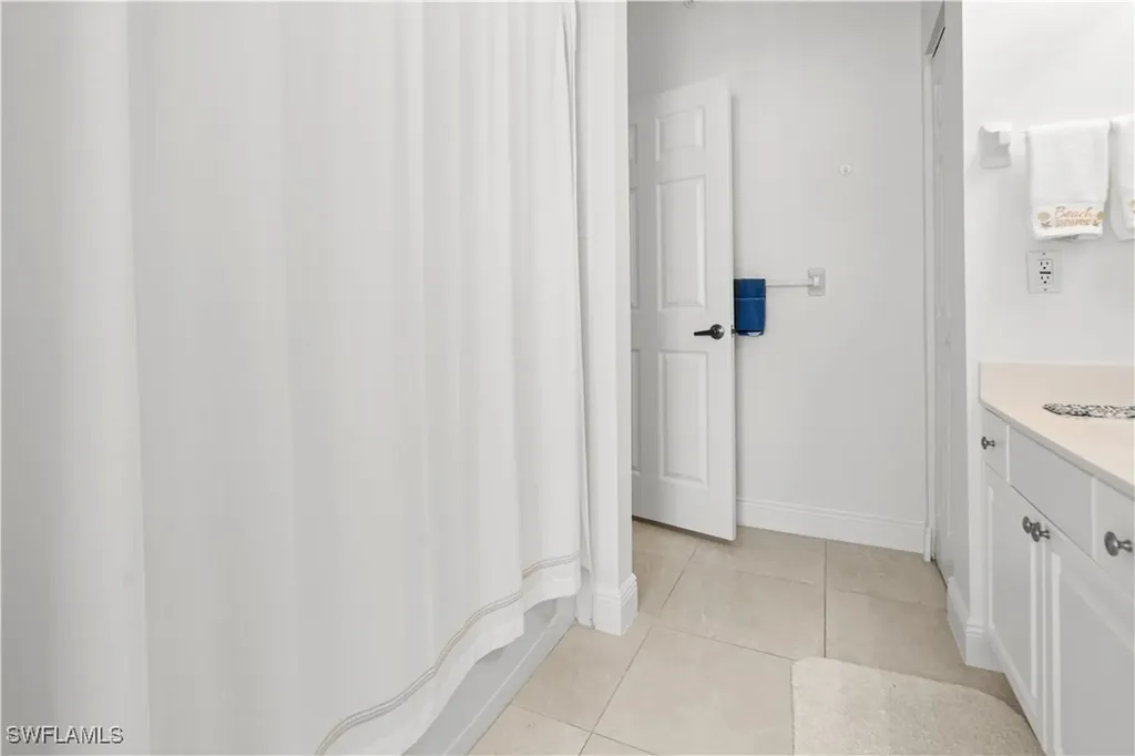 800 L Ambiance Circle Naples FL 34108