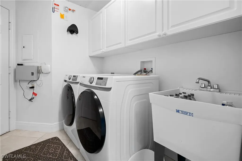 800 L Ambiance Circle Naples FL 34108