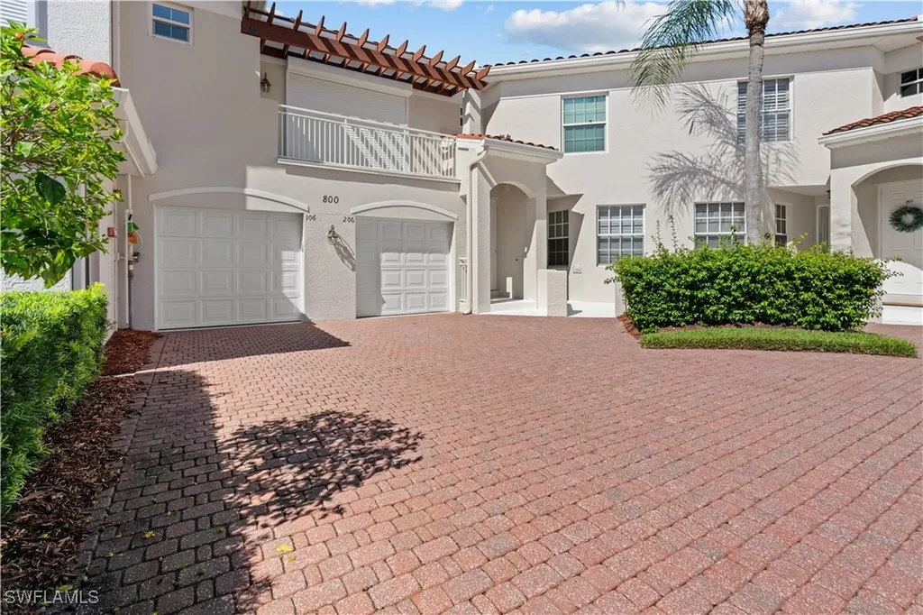 800 L Ambiance Circle Naples FL 34108