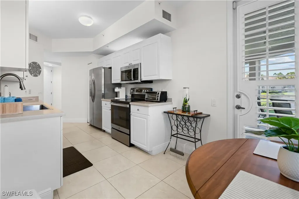 800 L Ambiance Circle Naples FL 34108