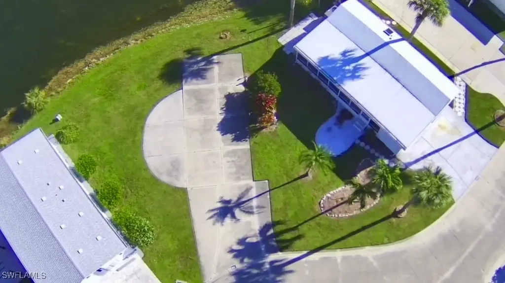 351 Bobcat Run Naples FL 34114