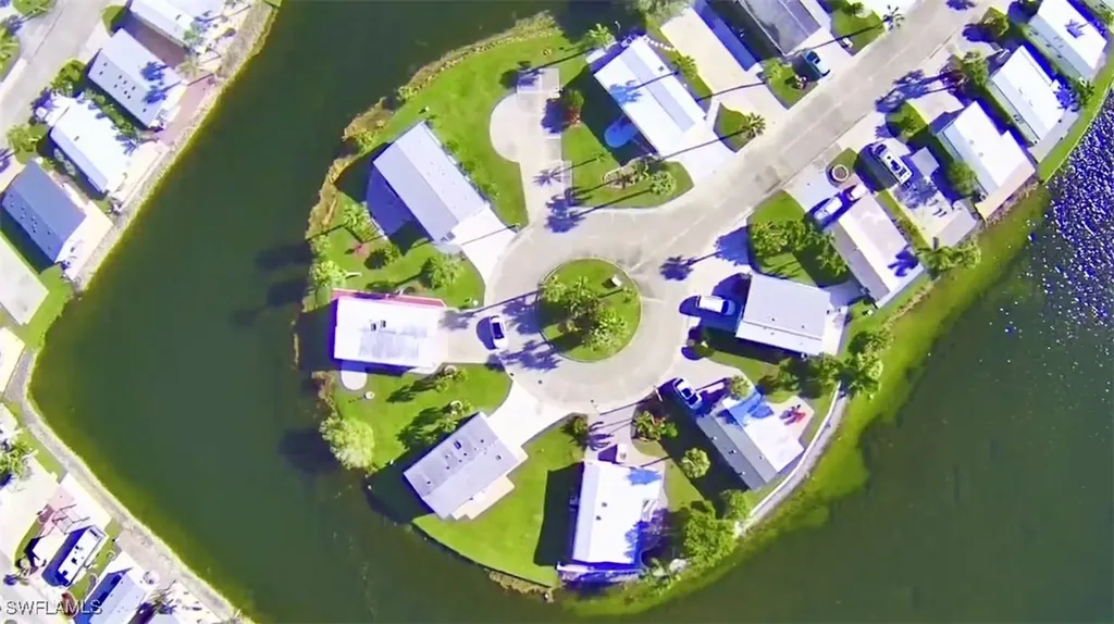 351 Bobcat Run Naples FL 34114