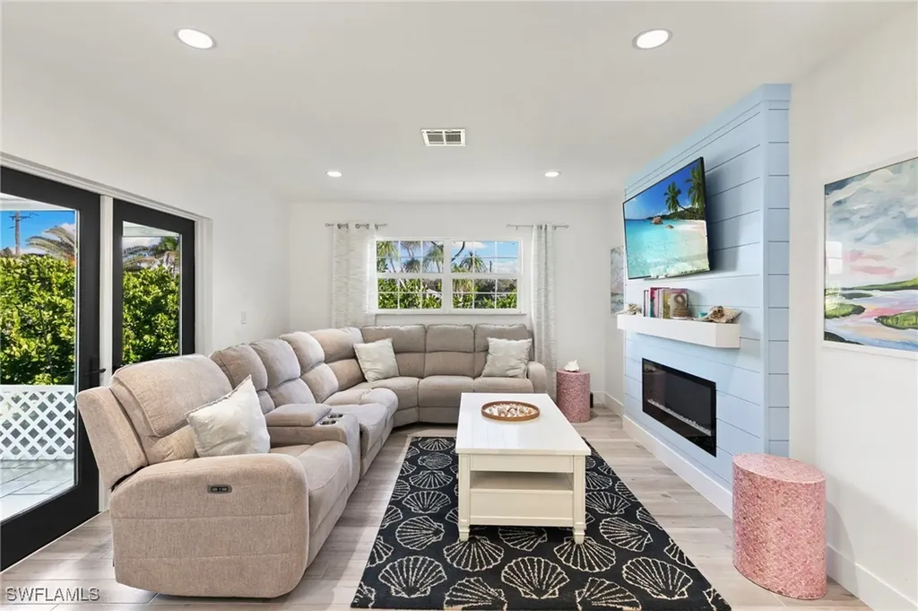 101 San Salvador Street Naples FL 34113