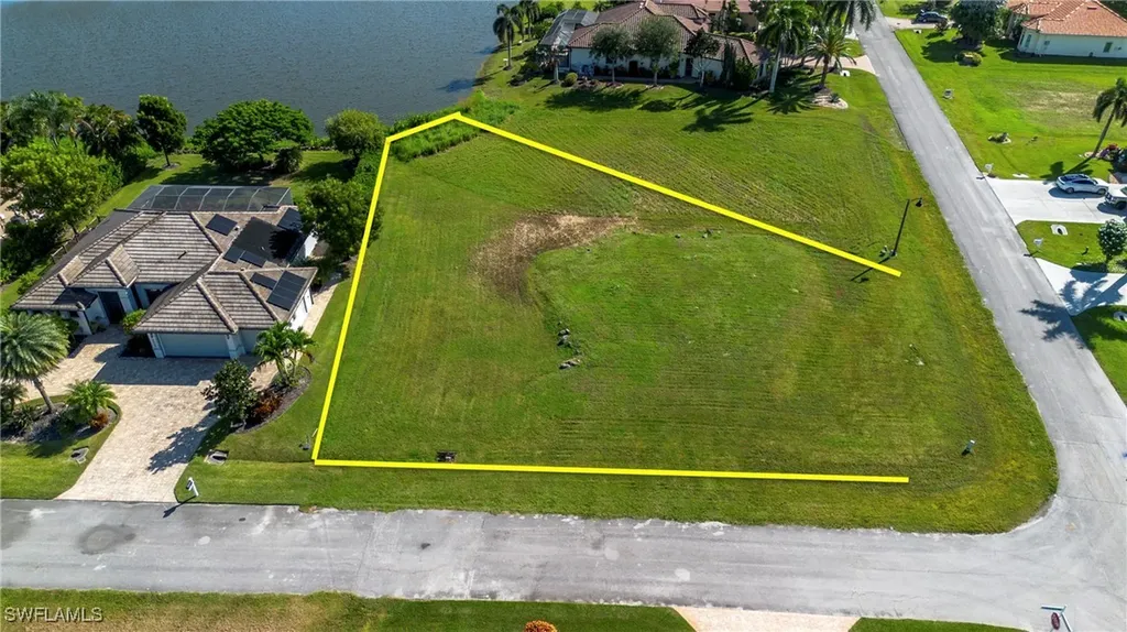 17994 Bluewater Drive Naples FL 34114