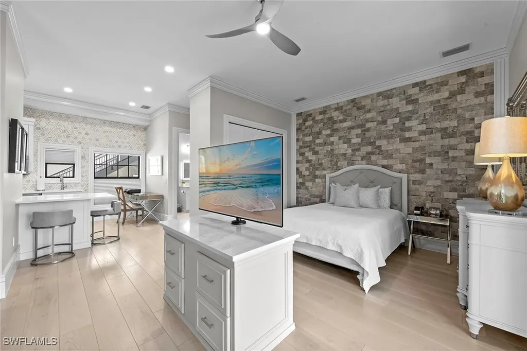 6536 Highcroft Drive Naples FL 34119