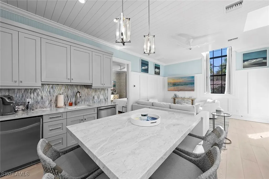 6536 Highcroft Drive Naples FL 34119