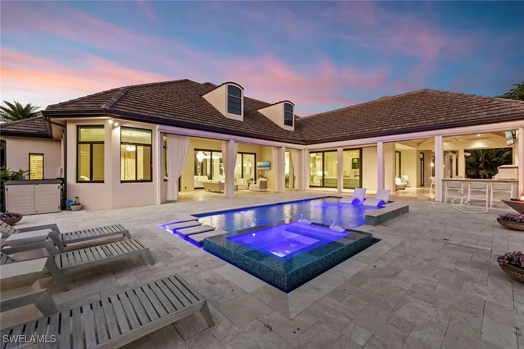 6536 Highcroft Drive Naples FL 34119