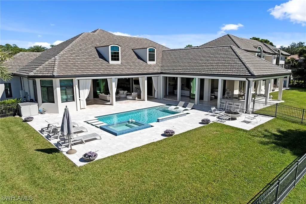 6536 Highcroft Drive Naples FL 34119