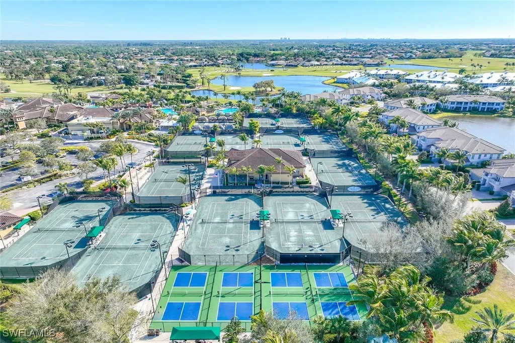 8468 Indian Wells Way Naples FL 34113