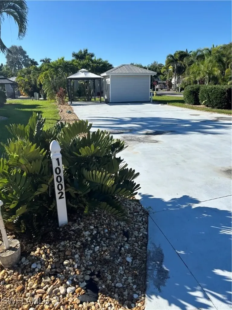 10002 Parkwood Drive Fort Myers FL 33905