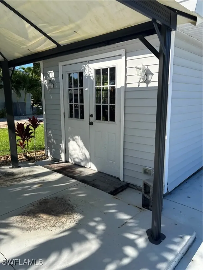 10002 Parkwood Drive Fort Myers FL 33905