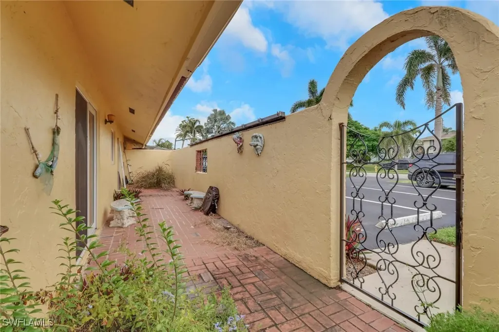 159 Teryl Road Naples FL 34112