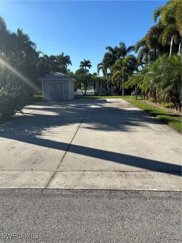 10130 Sunnywood Court Fort Myers FL 33905