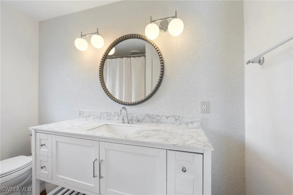 2432 Washington Avenue Naples FL 34112