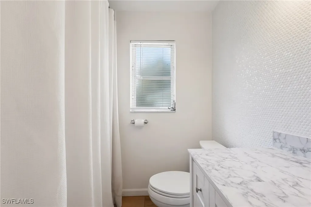 2432 Washington Avenue Naples FL 34112