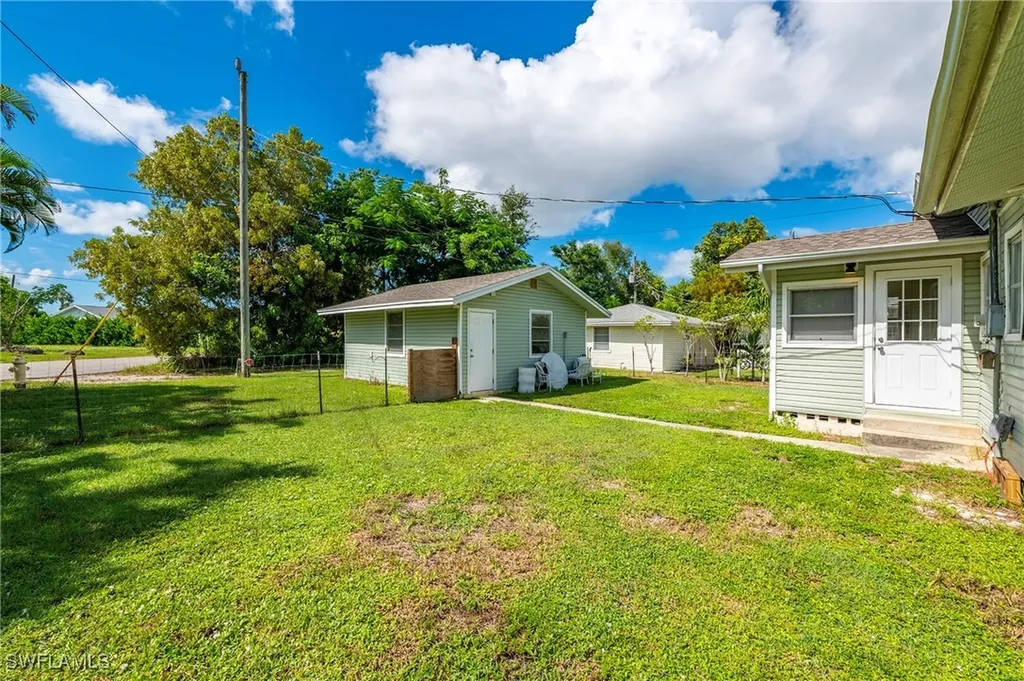 2432 Washington Avenue Naples FL 34112