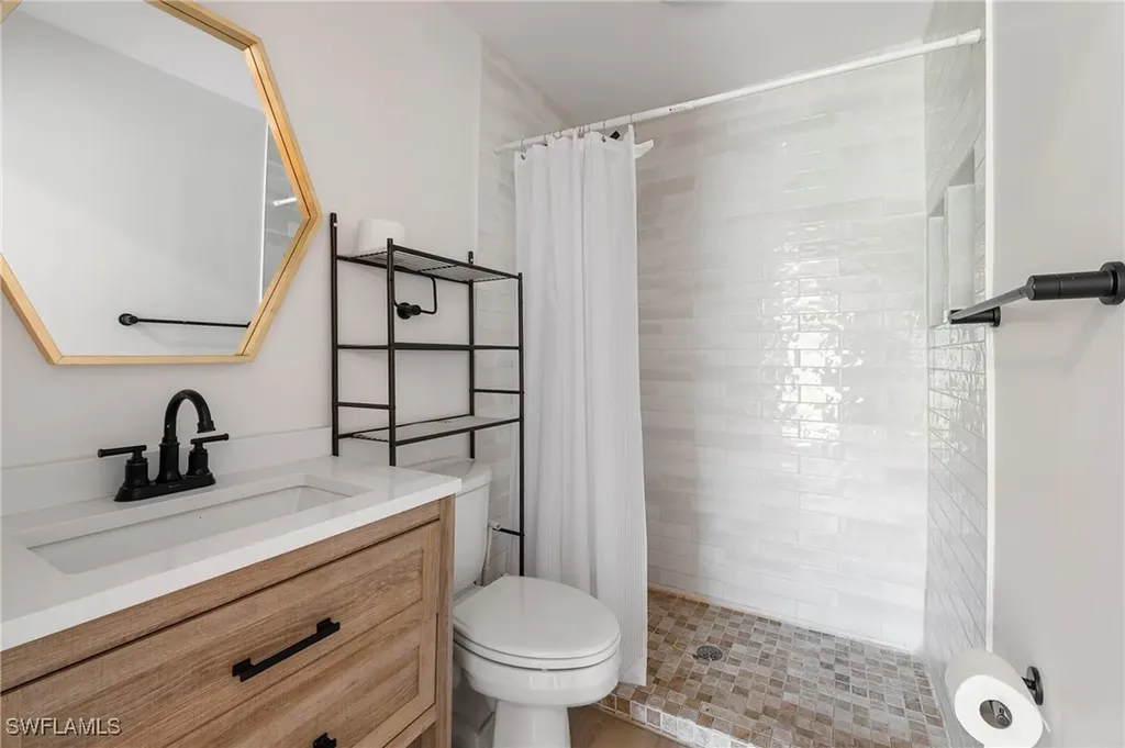 2432 Washington Avenue Naples FL 34112