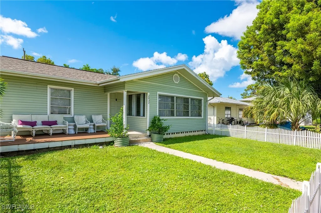 2432 Washington Avenue Naples FL 34112