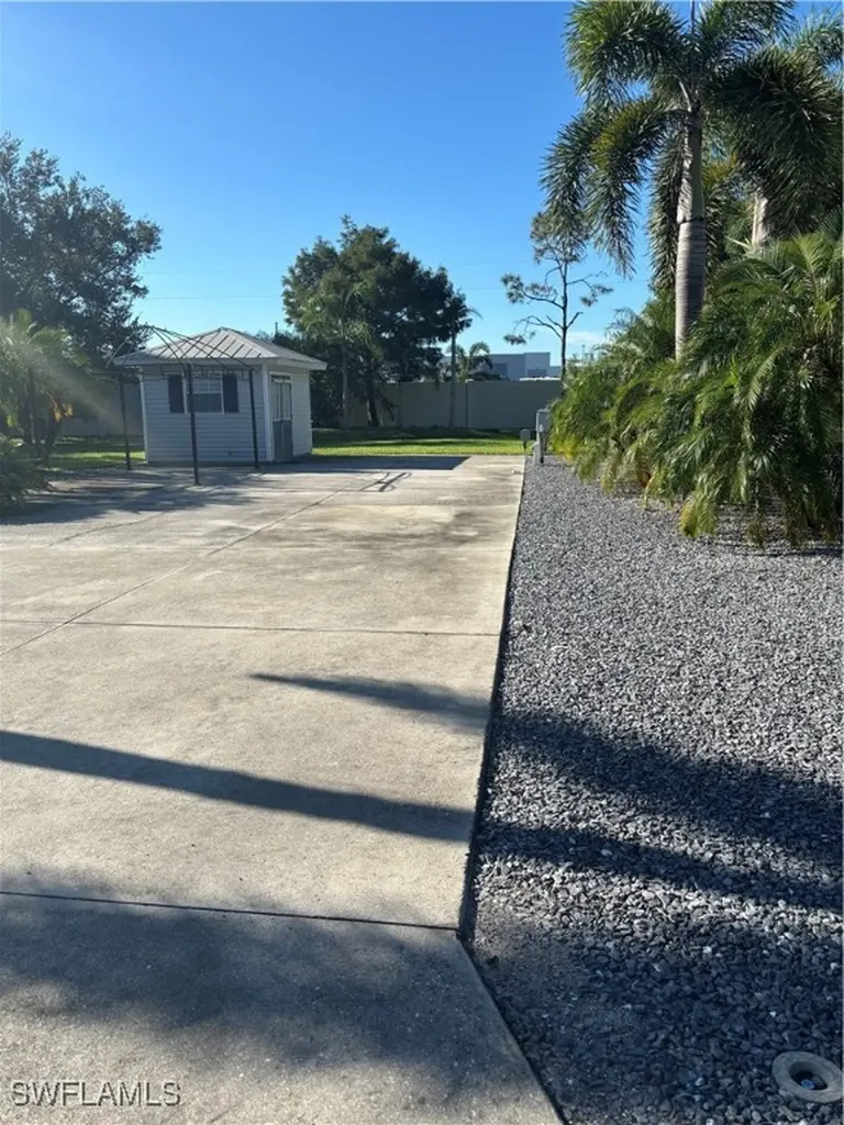 5890 Maplewood Court Fort Myers FL 33905