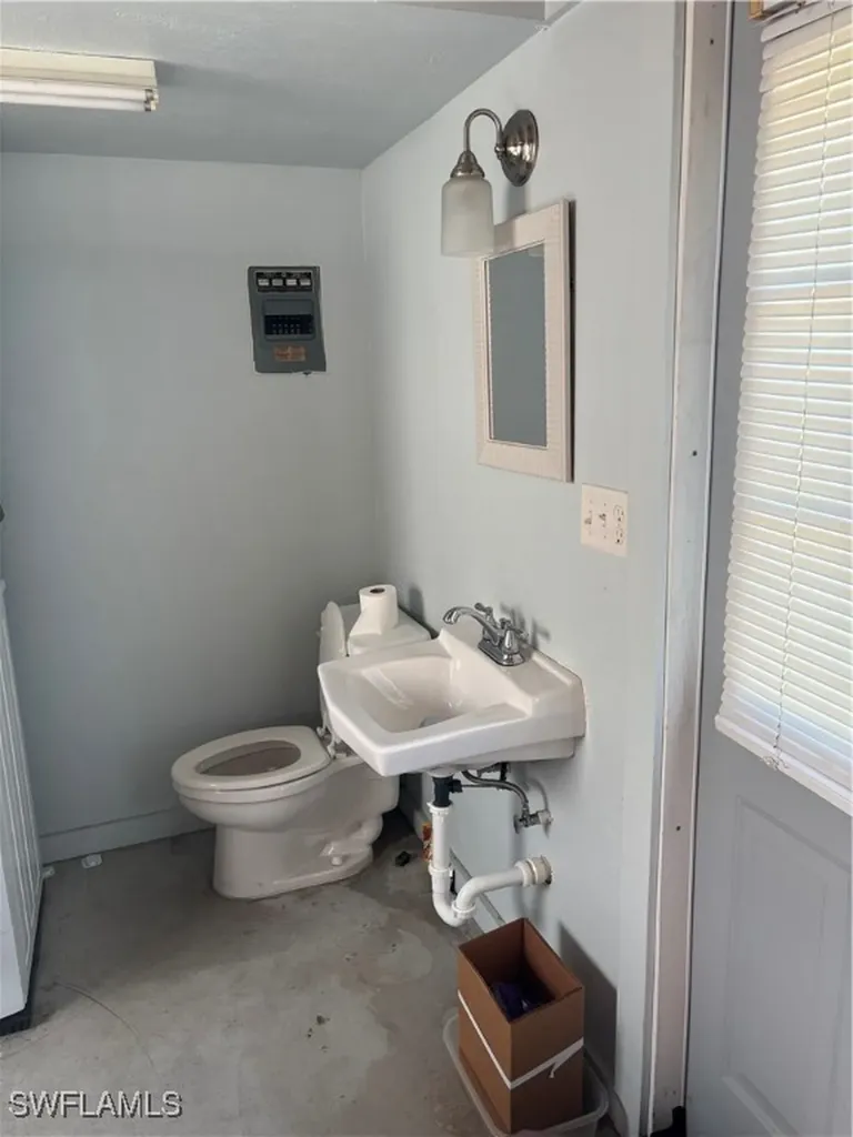 5890 Maplewood Court Fort Myers FL 33905