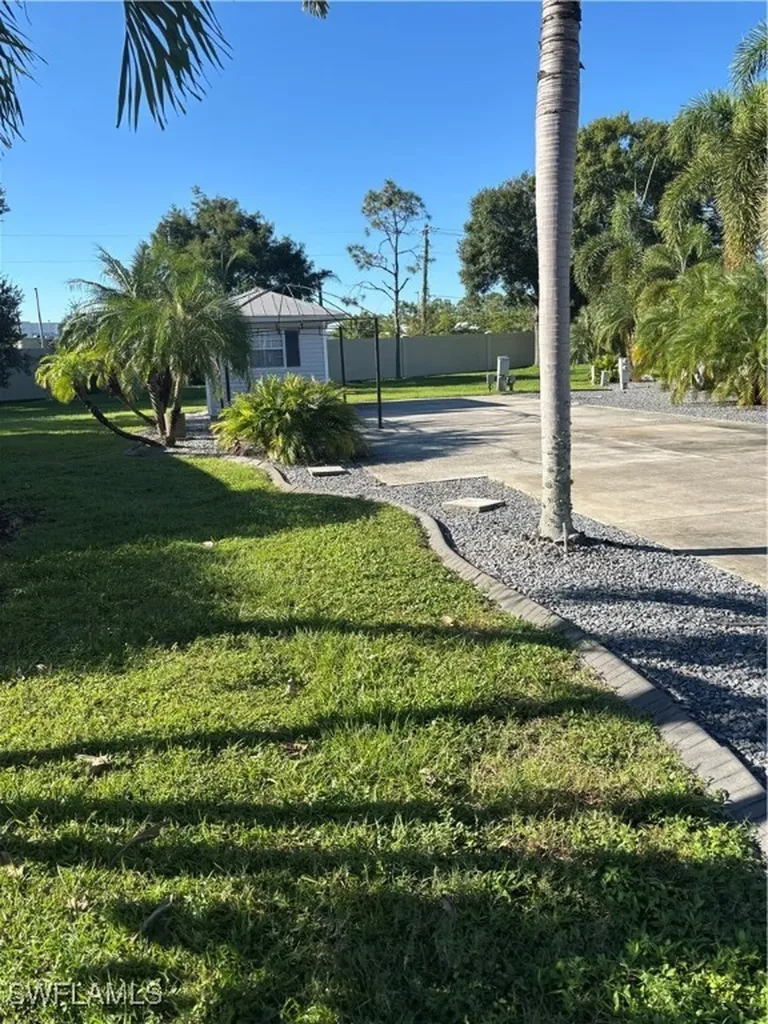 5890 Maplewood Court Fort Myers FL 33905