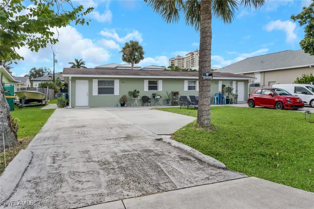530 92nd Avenue N Naples FL 34108
