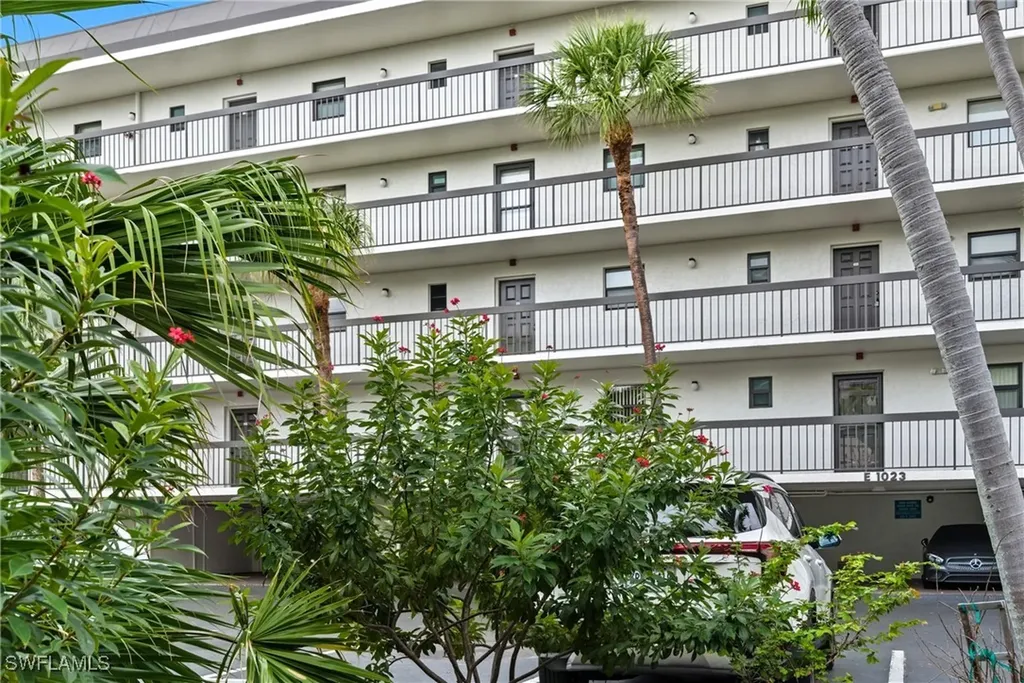 1023 Anglers Cove Marco Island FL 34145