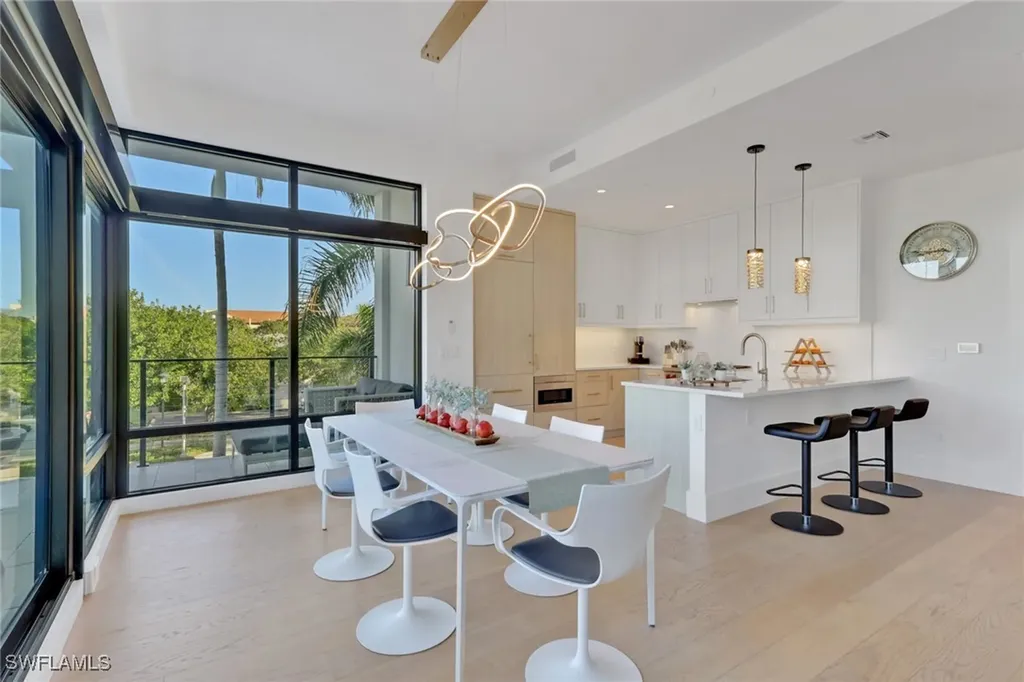 850 Central Avenue Naples FL 34102