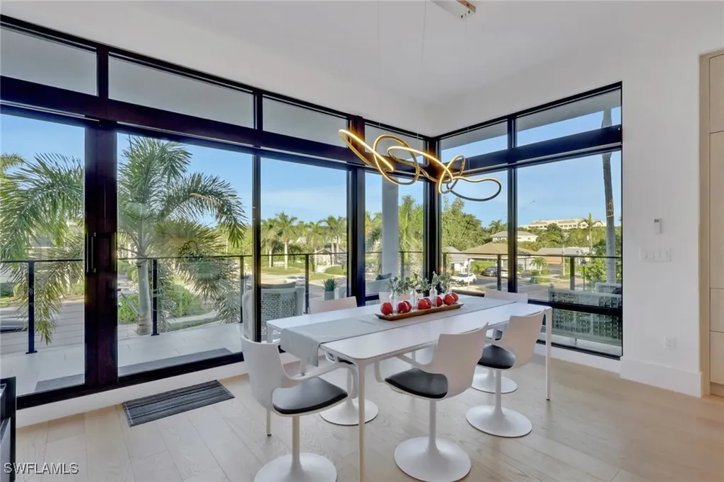 850 Central Avenue Naples FL 34102