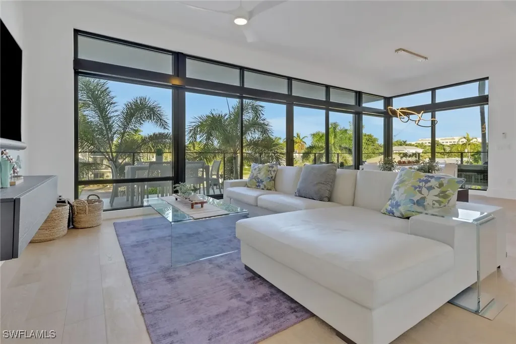 850 Central Avenue Naples FL 34102