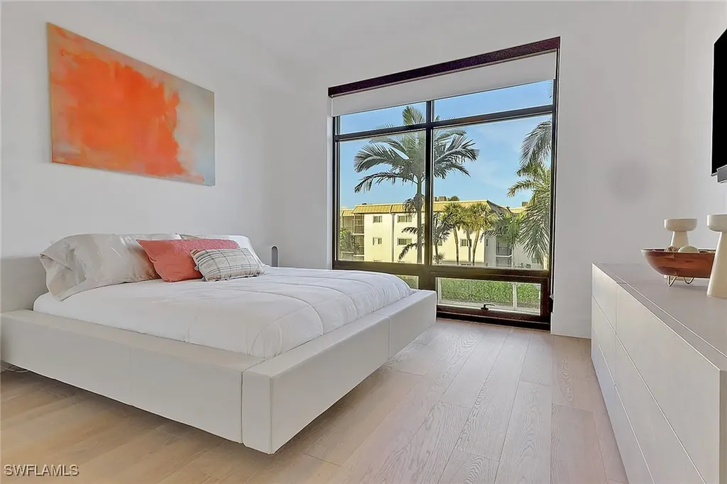 850 Central Avenue Naples FL 34102