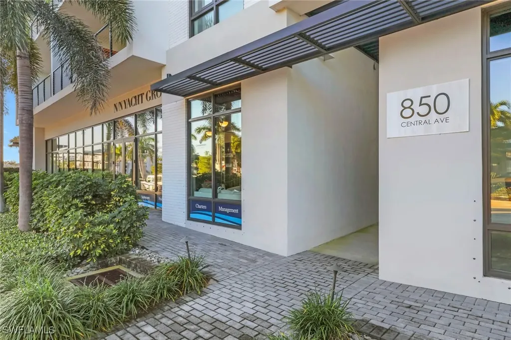 850 Central Avenue Naples FL 34102