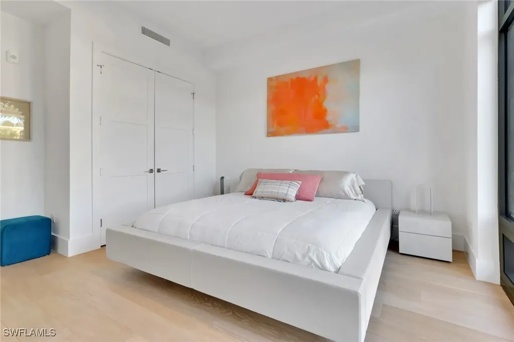 850 Central Avenue Naples FL 34102