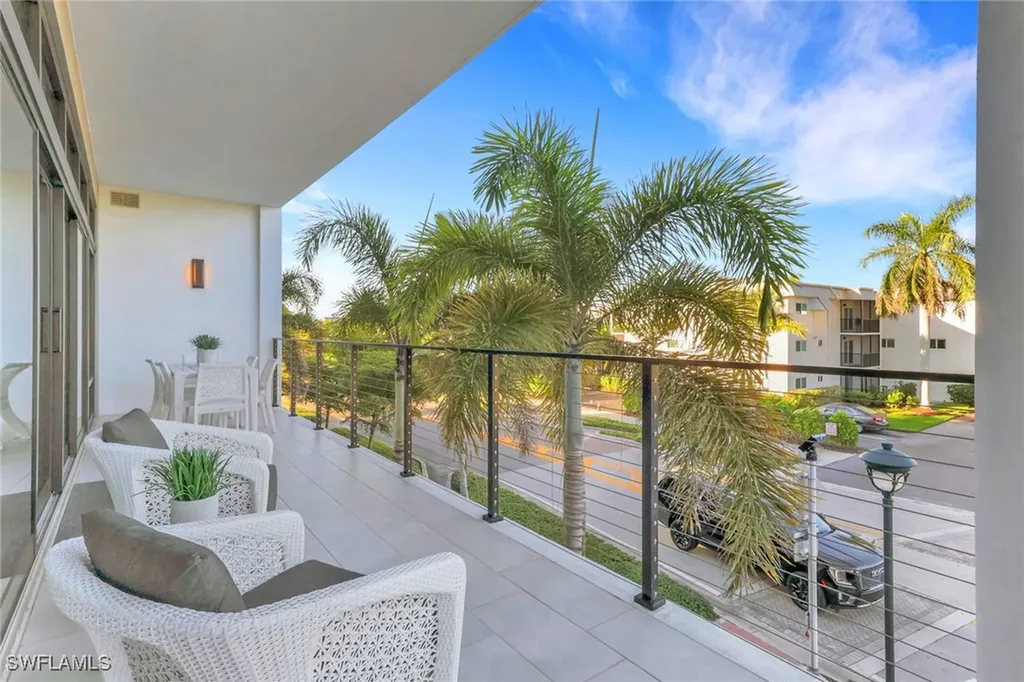 850 Central Avenue Naples FL 34102