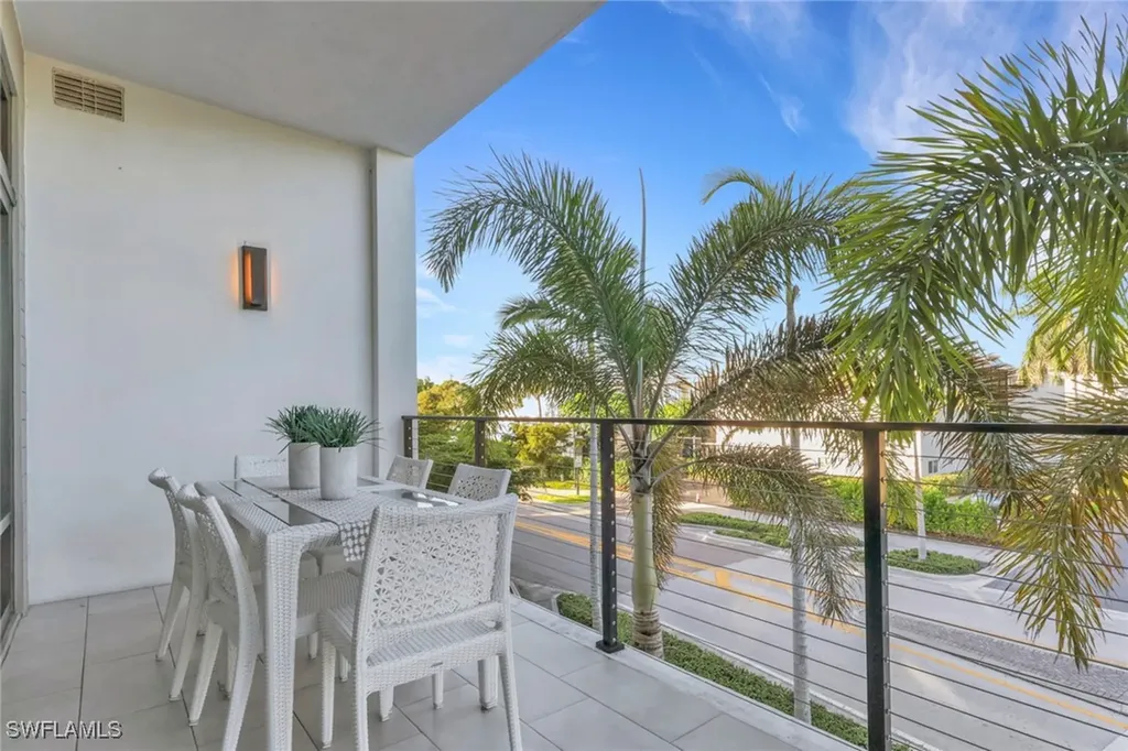 850 Central Avenue Naples FL 34102
