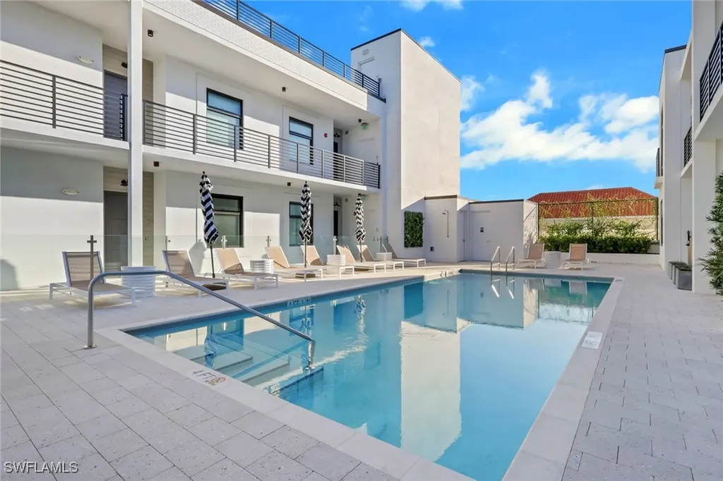 850 Central Avenue Naples FL 34102